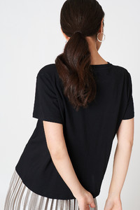 nakd_peony_embroidery_tee_1018-000954-0002_02b.jpg