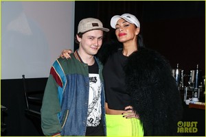 nicole-scherzinger-nick-robinson-love-simon-screening-01.jpg