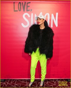 nicole-scherzinger-nick-robinson-love-simon-screening-06.jpg