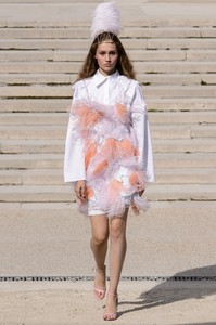 nina-ricci-rs18-1477.thumb.jpg.54d102b8aee9e776993391bedd240115.jpg