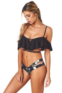 palmilla_negra_caletta_top_x_emma_floral_euro.jpg