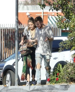 paris-jackson-in-casual-outfit-in-woodland-hills-2.jpg