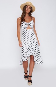 polka-dot-dress-257_4000x4000_crop_bottom.jpg