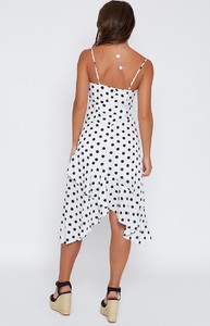 polka-dot-dress-260_4000x4000_crop_bottom.jpg