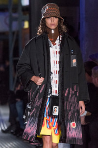 prada-m-clp-rf18-4305.thumb.jpg.b69630781d09819f3e890fdbe162a17e.jpg