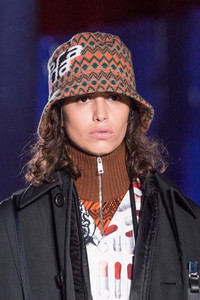 prada-m-clp-rf18-4309.thumb.jpg.1e6a5d5a631cb7897f8d94c84c26e272.jpg