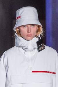 prada-m-clp-rf18-4480.thumb.jpg.8d18e350081a46fdf630b34b33666089.jpg