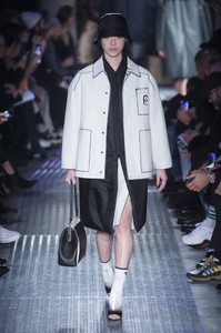 prada-m-rf18-1677.thumb.jpg.2b092800113b43ebdbe01b2583376f65.jpg