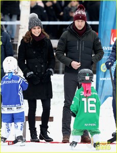 pregnant-kate-middleton-prince-william-hit-the-ice-meet-with-swedish-royal-family-05.jpg