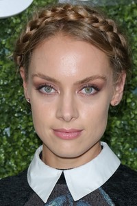 rachel-skarsten-at-4th-annual-cbs-television-studios-summer-soiree-in-west-hollywood_6.thumb.jpg.6a8fb13a42a5d9ebfd2d7c957a1cc88b.jpg