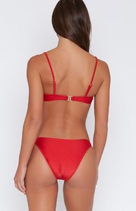 red-montego-412_4000x4000_crop_bottom.jpg