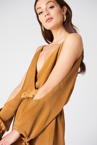 reverse_walking_in_the_wind_romper_1501-000039-1359_04g.jpg