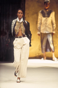 rifat-ozbek-ss-1993-3.thumb.jpg.f2eb33820692dba55beb85b3443d0a17.jpg