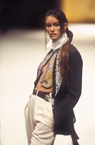 rifat-ozbek-ss-1993-4.thumb.jpg.1565d18846224b57c7e38af792c04be3.jpg
