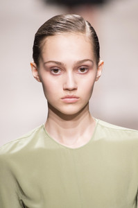 rochas-clpa-rf17-8354.thumb.jpg.524e3ed35ced3fbbc4538305c7223593.jpg