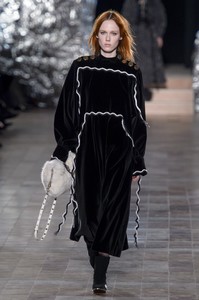 rykiel-rf17-2840.thumb.jpg.a10520dfeef4bc0d9f06d24678891147.jpg