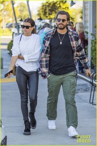 scott-disick-and-sofia-richie-couple-up-for-agoura-hills-lunch-date-07.jpg