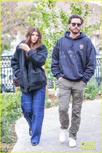 scott-disick-sofia-richie-lunch-january-2018-01.jpg