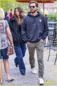 scott-disick-sofia-richie-lunch-january-2018-02.jpg