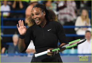 serena-williams-plays-in-first-tennis-match-since-giving-birth-04.jpg