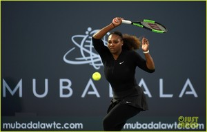serena-williams-plays-in-first-tennis-match-since-giving-birth-05.jpg