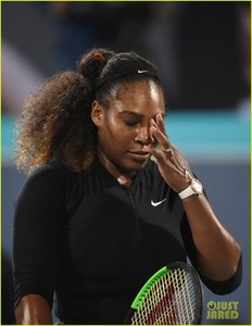 serena-williams-plays-in-first-tennis-match-since-giving-birth-08.jpg