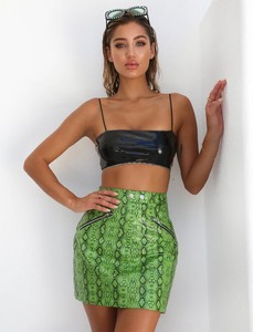 shopify_5520365fe4e1320c46771b8b54a91601_jagger-skirt-green-snakeskin_4000x4000.jpg