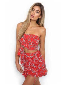 shopify_7319e980cd9c1a82a4a170a390244a53_haliwell-top-red-floral.jpg