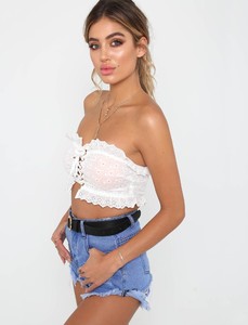 shopify_96e3ab5fa0f4b15ec36ecf6b1d0c0270_miley-frill-top-white.jpg