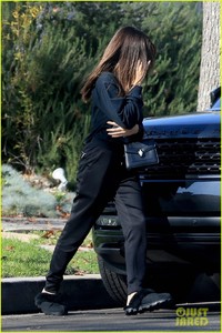 sofia-richie-shows-off-longer-hair-after-salon-visit2-02.jpg