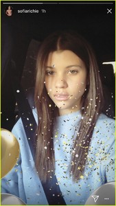 sofia-richie-shows-off-longer-hair-after-salon-visit2-04.jpg