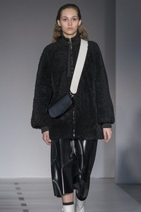 sportmax-clp-rf17-1879.thumb.jpg.e96a5529915d4c97e2aefe42fa46c5c4.jpg