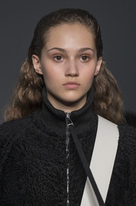 sportmax-clp-rf17-1890.thumb.jpg.2d1f85a9469a0b65678294e32d4818ce.jpg