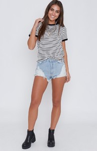 stripe-tee-173_4000x4000_crop_bottom.jpg