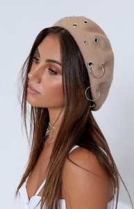 tan-beret-130_4000x4000_crop_bottom.jpg