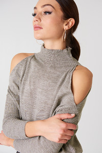 trendyol_open_shoulder_knit_1494-000438-0063_04g.jpg