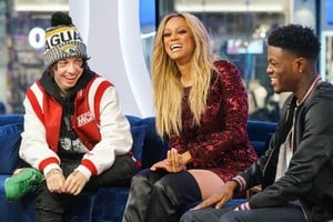 tyra-banks-appeared-on-mtv-trl-in-new-york-4.jpg