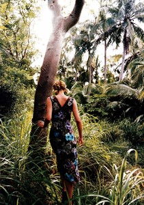 us_elle_dec_1996_6.thumb.jpg.866f9083afefa0bd5c61d7d8bff60dce.jpg