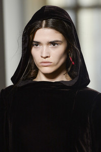 valentino-hc-clp-rf17-2273.thumb.jpg.85ddf8c321abf645744c01ec1cf71973.jpg