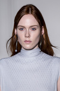 valentino-hc-clp-rs17-2234.thumb.jpg.96569f90701b10be2484df335f25a721.jpg