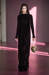 valentino-hc-rf17-1703.thumb.jpg.d4471c10d7575c3f6b4e19f392f3ebb4.jpg