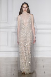 valentino-hc-rs17-2633.thumb.jpg.56cc309b07f22df5a506fb6a8d93016f.jpg