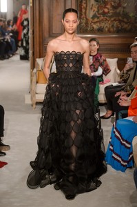 valentino-hc-rs18-2172.thumb.jpg.8d3c5c34e78f15e7820ddf428366822a.jpg