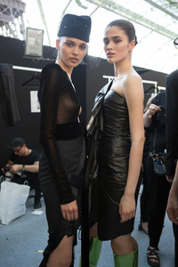 vauthier-hc-bks-m-rf17-0542.thumb.jpg.78e40407a60f25099117fdb5ed95fbbb.jpg