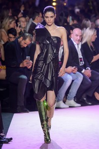 vauthier-hc-rs17-0196.thumb.jpg.cfa49bb45662b14a8626787c8033069b.jpg