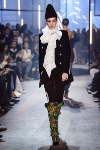 vauthier-hc-rs18-0466.thumb.jpg.7c5becbe7981695a77d970db045cbce9.jpg