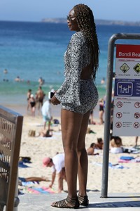 venus-williams-at-bondi-beach-in-sydney-5.jpg