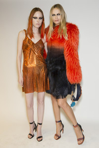 versace-bks-z-rf17-9571.thumb.jpg.d8779a487b1f1e652208d13ffa8a9bce.jpg