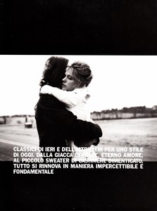 vogue_italia_mar_1995_18.thumb.jpg.32bb1cf12c94fa50957efe7eb65917b5.jpg
