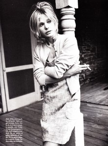 vogue_italia_mar_1995_5.thumb.jpg.9e9c53c9131be79e5ffcf843822fc717.jpg